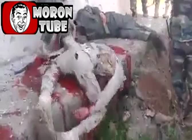 Video :After defeating IS, Kurdish combatants record the bodies of their adversaries (public warning)